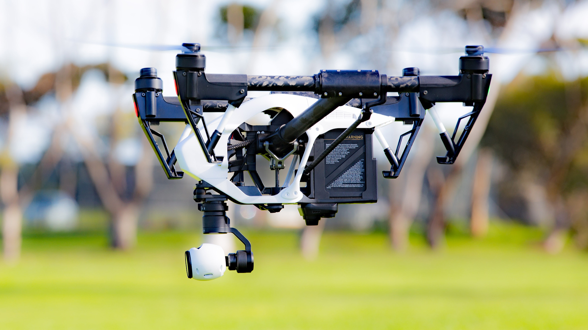 DJI planerar att öppna upp luften för att låta vem som helst med en smartphone spåra drönare i närheten