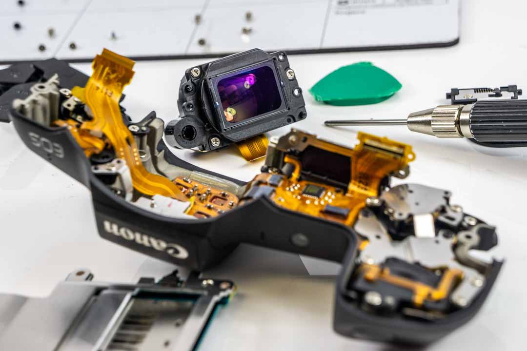 Den opartiska Canon EOS R demontering och rivning