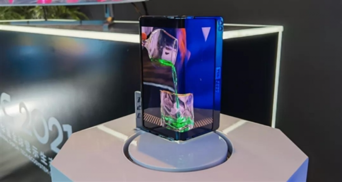 TCL har lärt sig att böja displayen 360°
