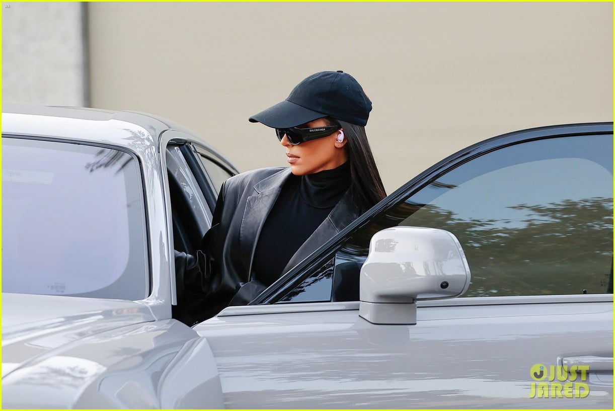 Beats Fit Pro lyser upp i bilder av Kim Kardashian