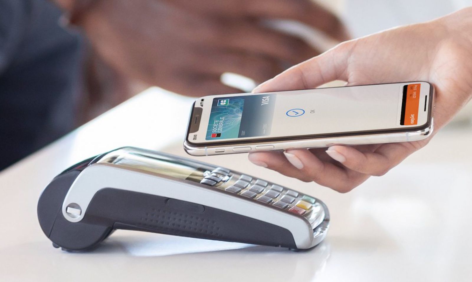 Europeiska kommissionen vill tvinga Apple att öppna åtkomst till NFC i iPhone för att använda tredje parts betalningssystem