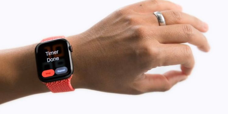 Ägare av Apple Watch Series 4 och Series 5 får AssistiveTouch i watchOS 8.3