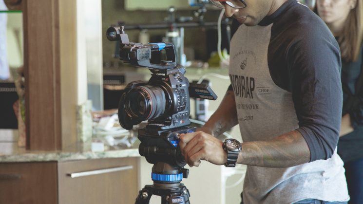 Åtta viktiga tips för att förbättra ditt filmskapande på en budget