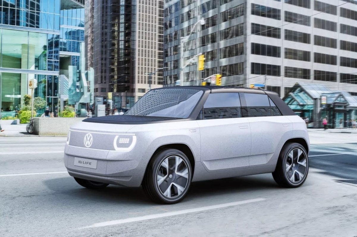 Billig elbil?  Vi har en duell mellan VW och Tesla!