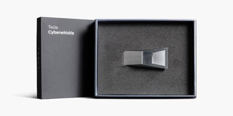 Elon Musk introducerade cybervisslingar och förlöjligade Apples märkesservett