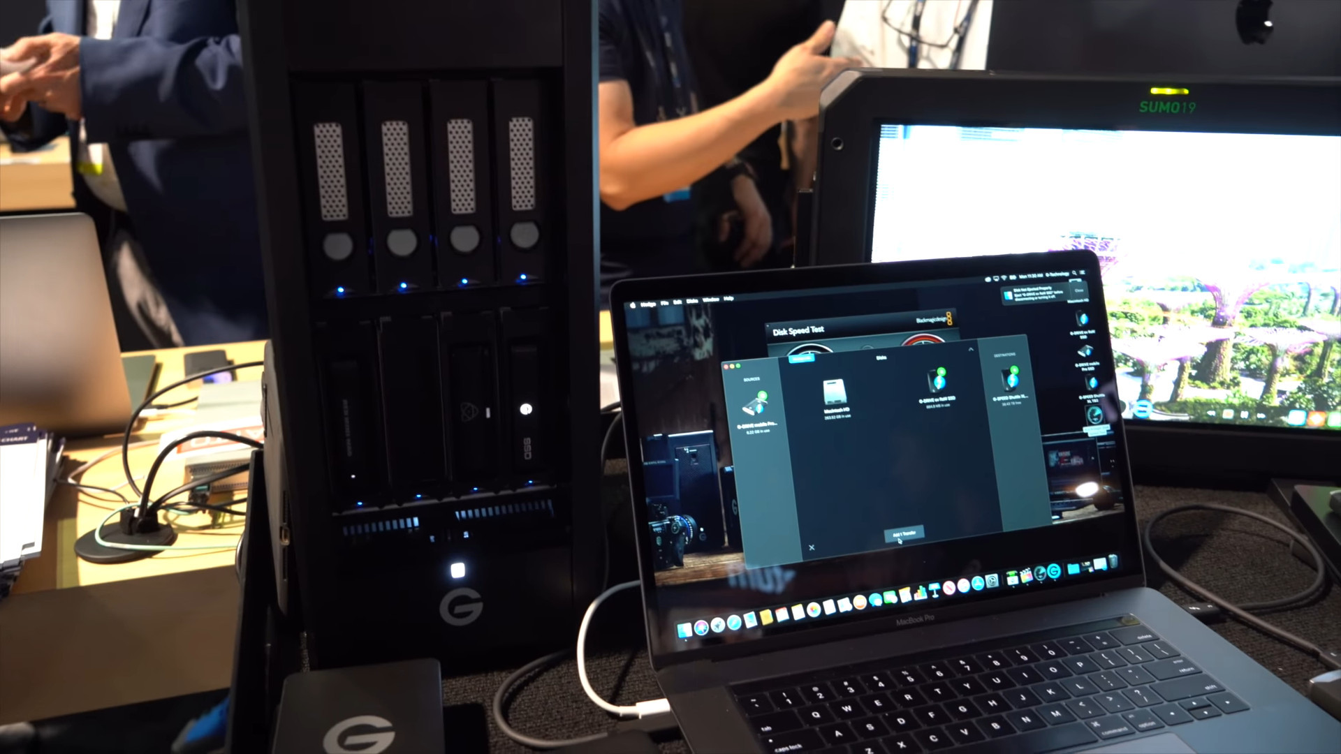 G-Technology visar hur deras kit kan integreras i DIT-vagnar på filminspelningar