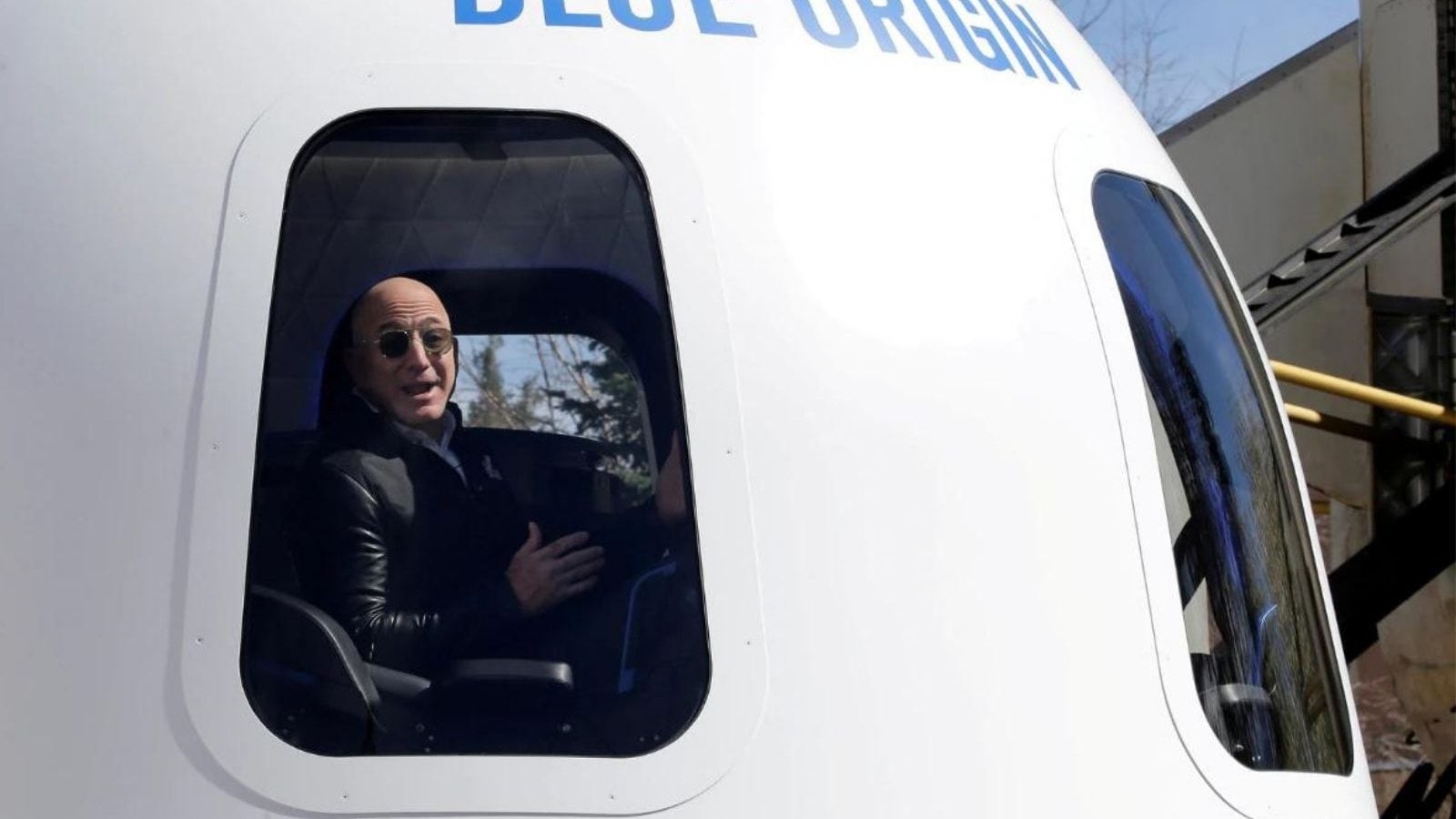Jeff Bezos Blue Origin slutför tredje besättningen rymdfärd