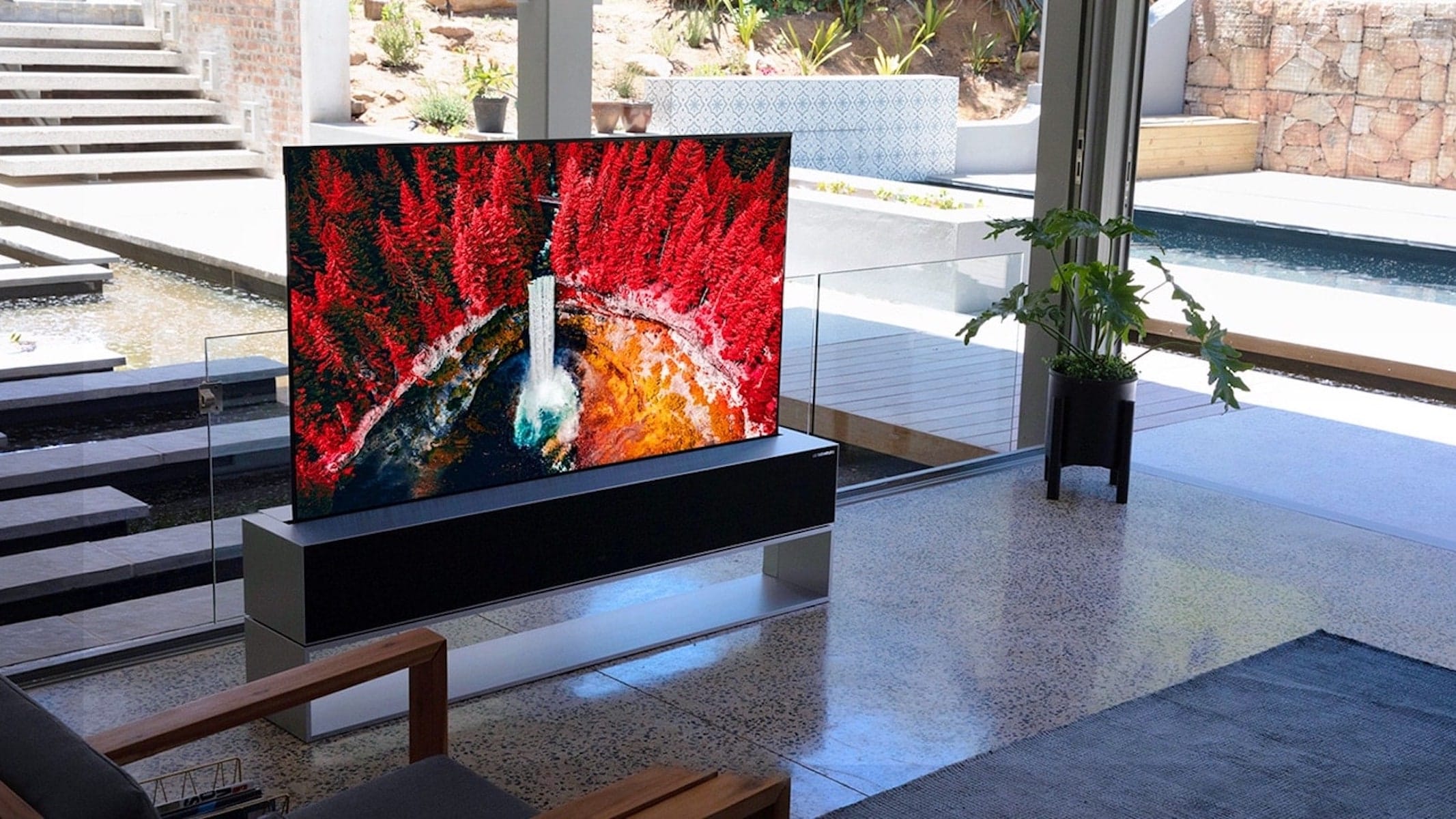 LG:s rullbara TV börjar äntligen säljas – vad väntar?