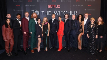 Netflix streamade för premiären av den andra säsongen av The Witcher i en två timmar lång stream och släppte Nybörjarguiden till franchisevärlden – Aroged