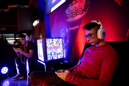 Öppen internationell e-sportturnering Red Bull MEO med PUBG Mobile startar i Ukraina – Aroged