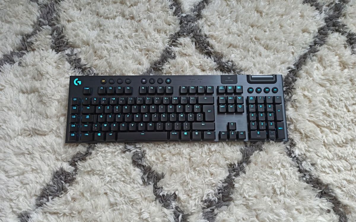 Logitech G915
