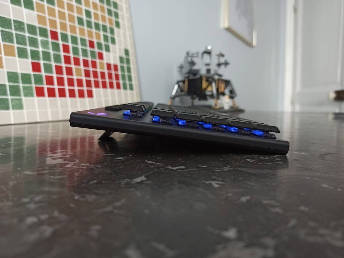 Logitech G915