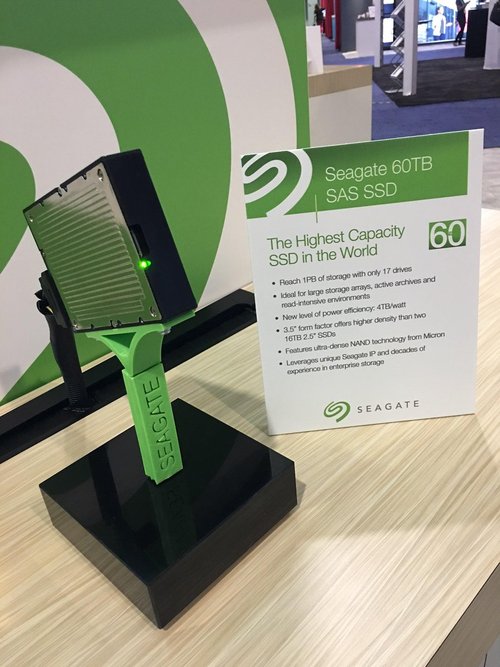 Seagate presenterar den största SSD i världen, 60TB och kan gå upp till 100TB!