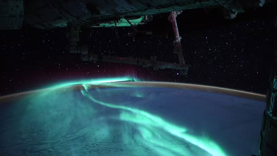 Fransk astronaut tar fantastiska bilder av södersken från den internationella rymdstationen