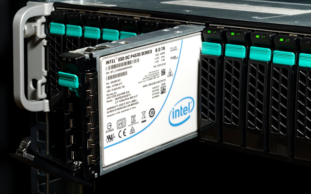Intel lanserar en monströs SSD på 15 TB från 4 130 euro